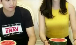 娱乐吃瓜酱跟妈妈要钱,娱乐吃瓜酱向妈妈“借”钱的温馨一幕